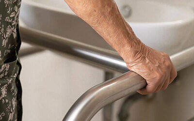 Jak zachęcić seniora do dbania o higiene?